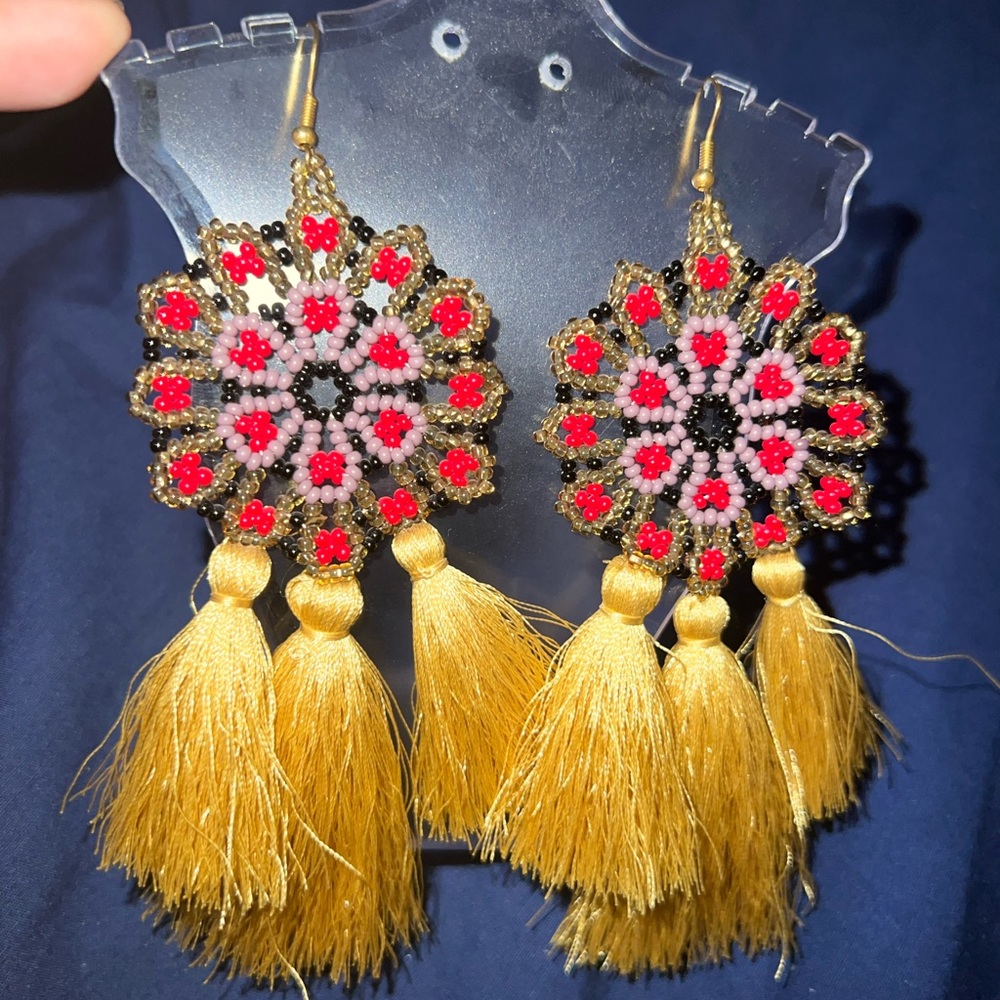 flower earrings with threads